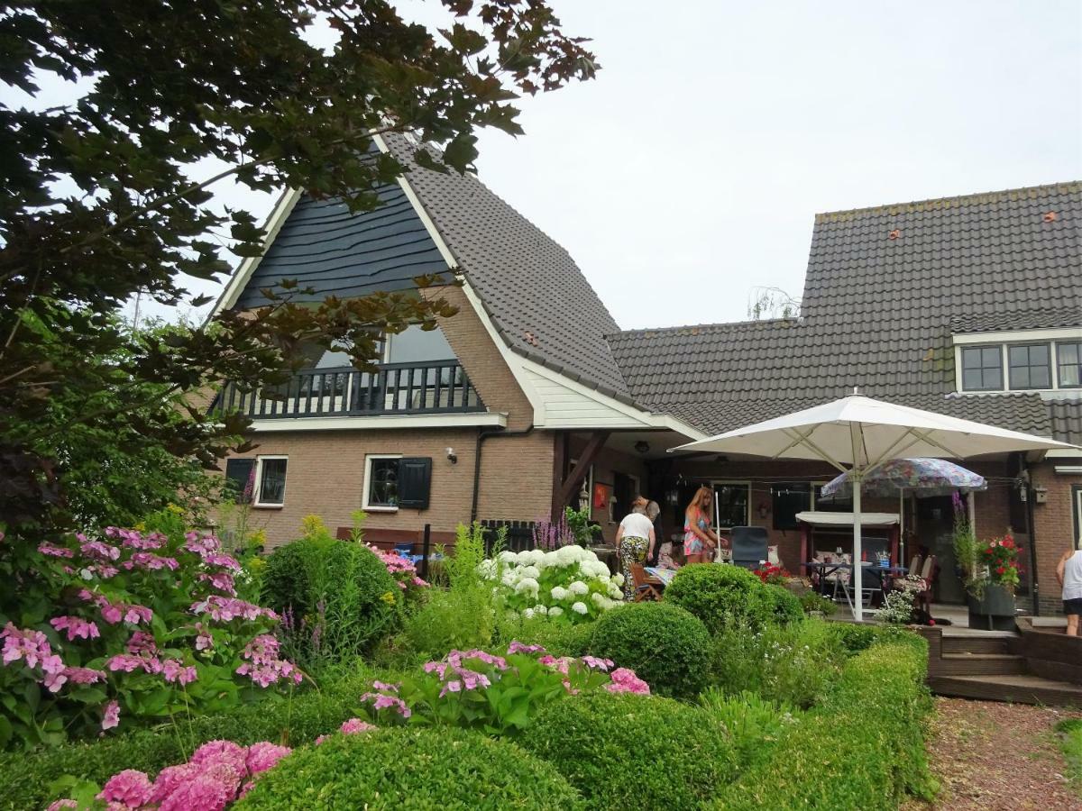 Guesthouse De Haal Oostzaan Exterior foto